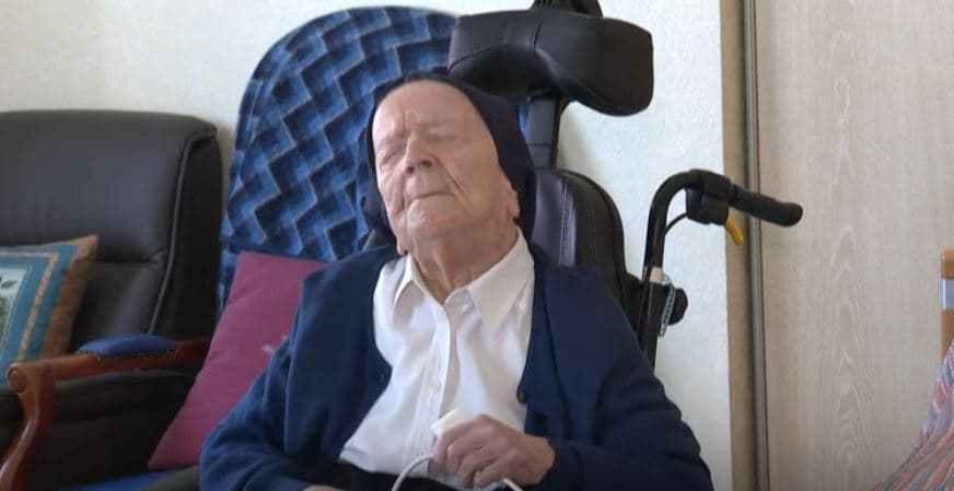 Murgesha franceze shpallet personi më i vjetër në botë, 118 vjeç e 73 ditë (VIDEO)