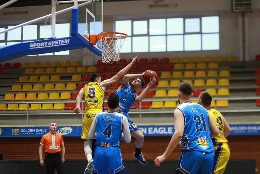 Përballjet mes skuadrave gjysmëfinaliste në Final 4 të Ligës Unike