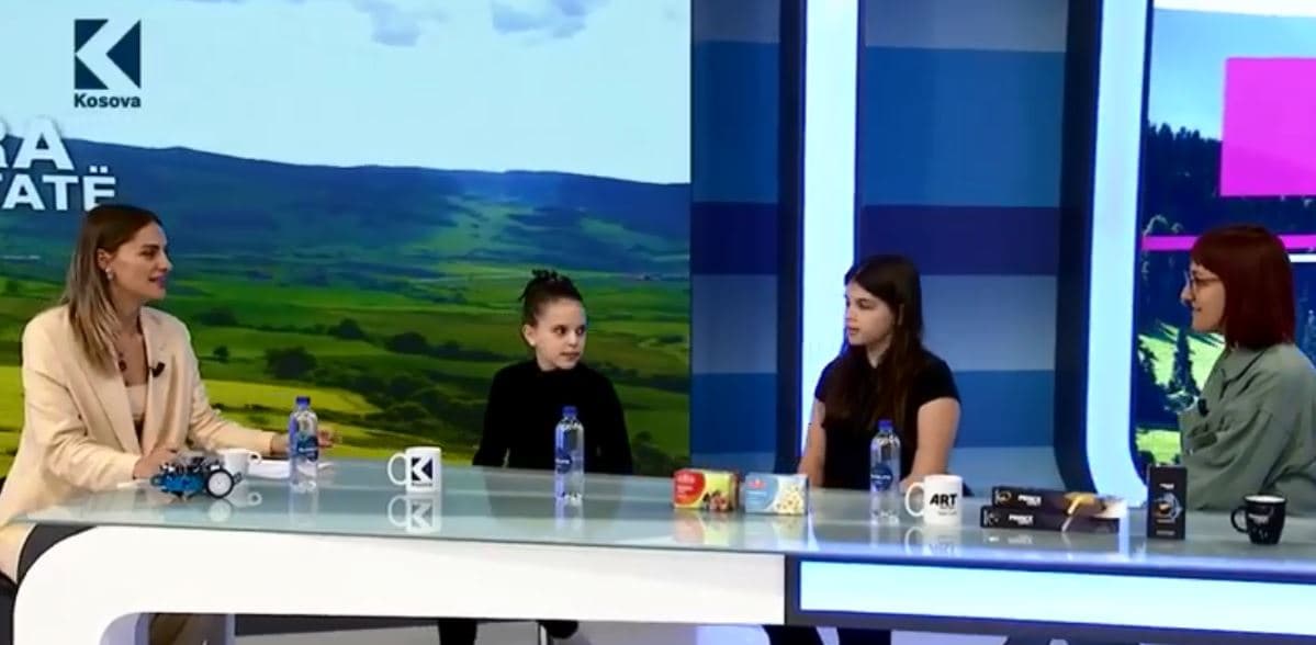 Vajzat në teknologji, punëtori falas nga Bonevet- Prishtina për vajzat e moshës 8-10 vjeç (VIDEO)