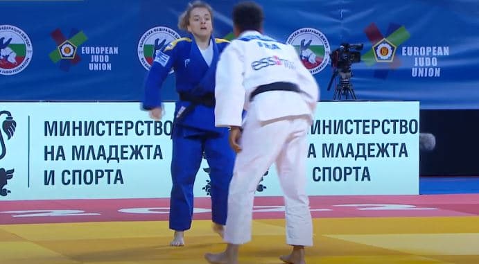 Distria Krasniqi mposhtet nga Buchard, por vazhdon garën për medalje