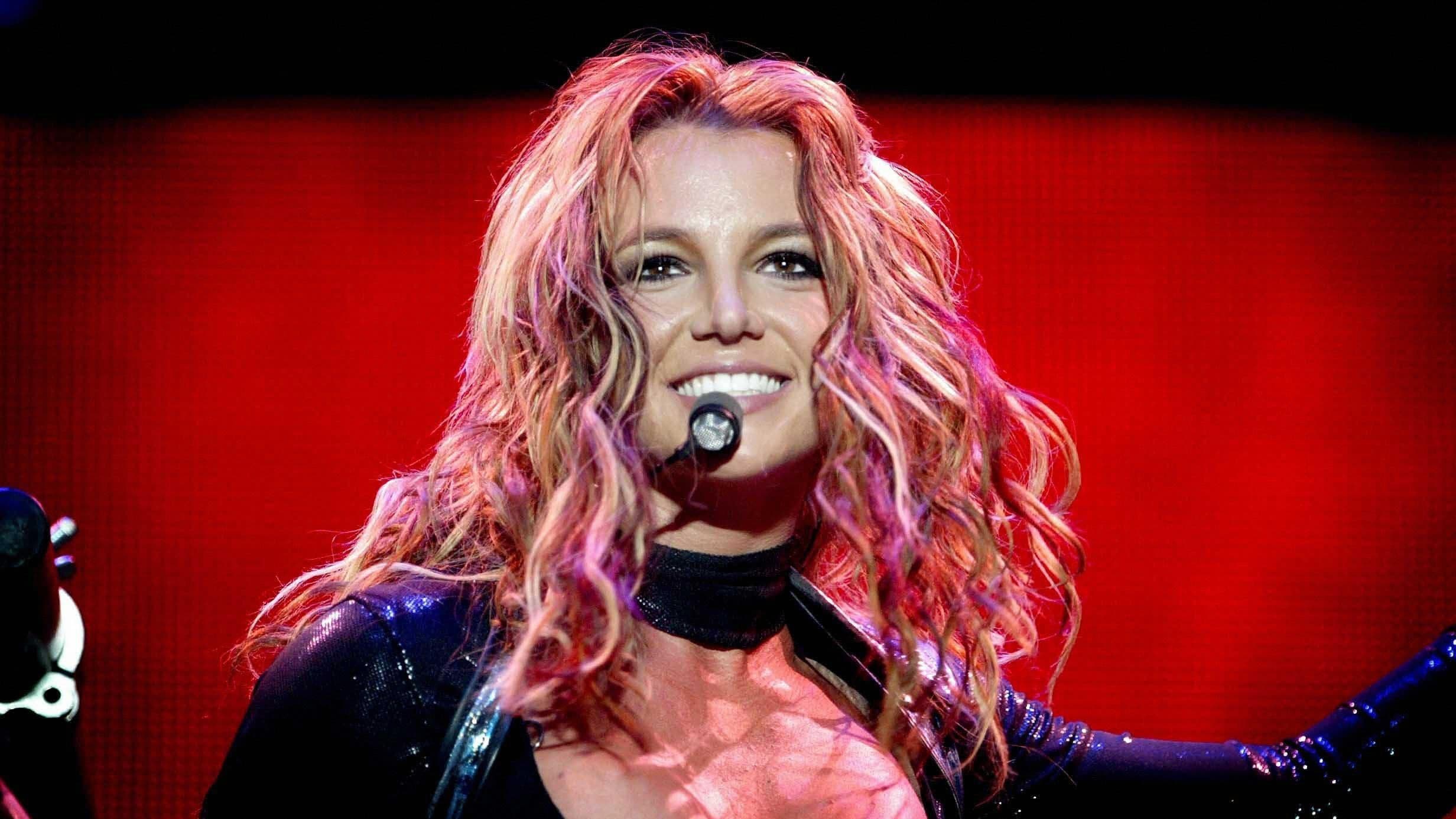 Britney paralajmëron libër për jetën e saj
