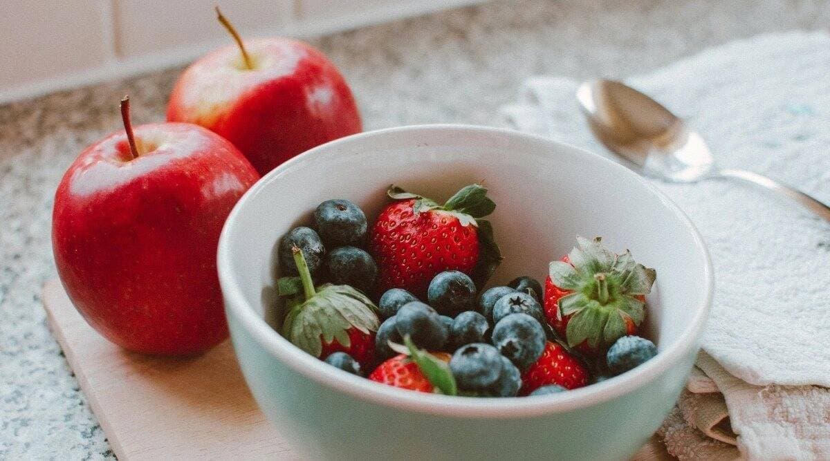 Zbulojeni se a e rrisin frutat sheqerin në gjak