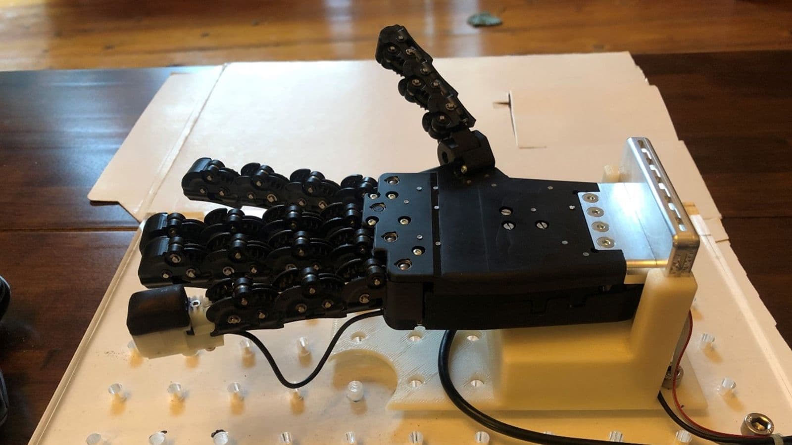 Shkencëtarët krijojnë gishtërinj të printuar në 3D me ndjesi prekjeje si të njeriut