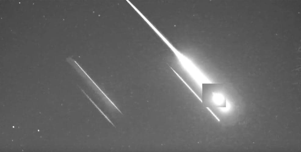 Topi i zjarrtë mbi Ontario ka të ngjarë të ketë lënë disa meteorë të vegjël në tokë (VIDEO)
