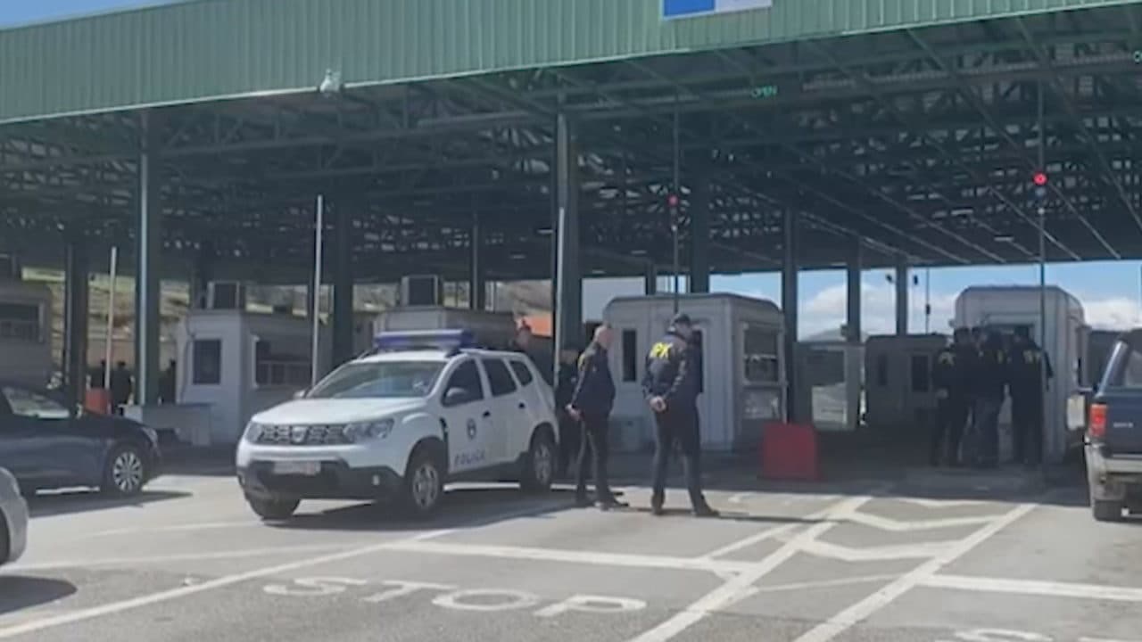 Policët e arrestuar në Morinë kërkojnë zbutje të masave të sigurisë