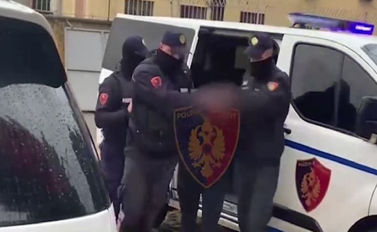 Ia preu gishtat gruas, arrestohet 36 vjeçari në Kukës