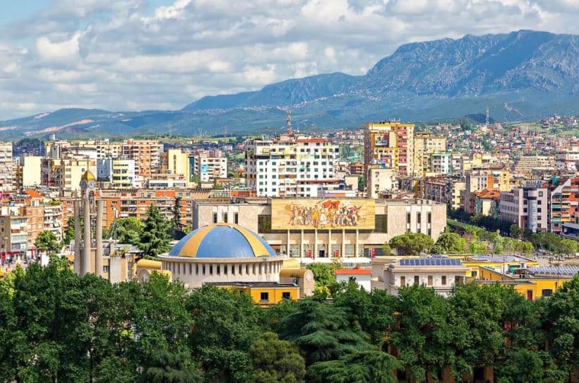 FMN përgjysmon parashikimin për rritjen ekonomike të Shqipërisë në vitin 2022, më e ulëta në rajon