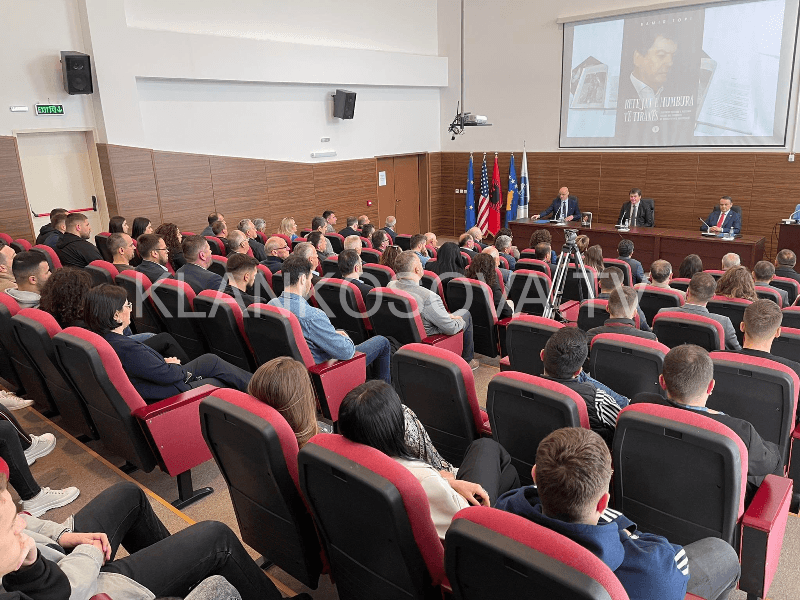 Promovohet libri “Betejat e humbura të Tiranës” nga Bamir Topi