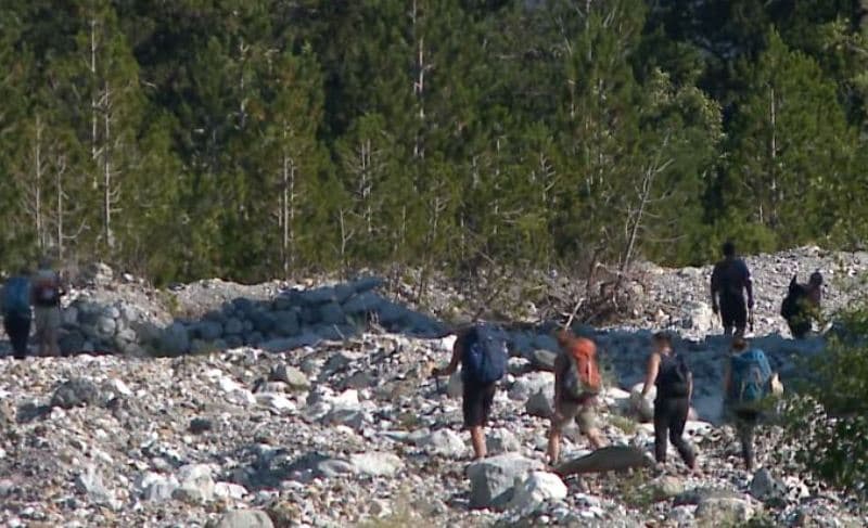 Vdes njëri prej tre turistëve gjermanë që ranë në një humnerë në Valbonë
