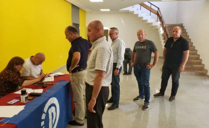 Zgjedhja e kryetarit të ri të PD, votimi shtyhet deri në orën 20:00