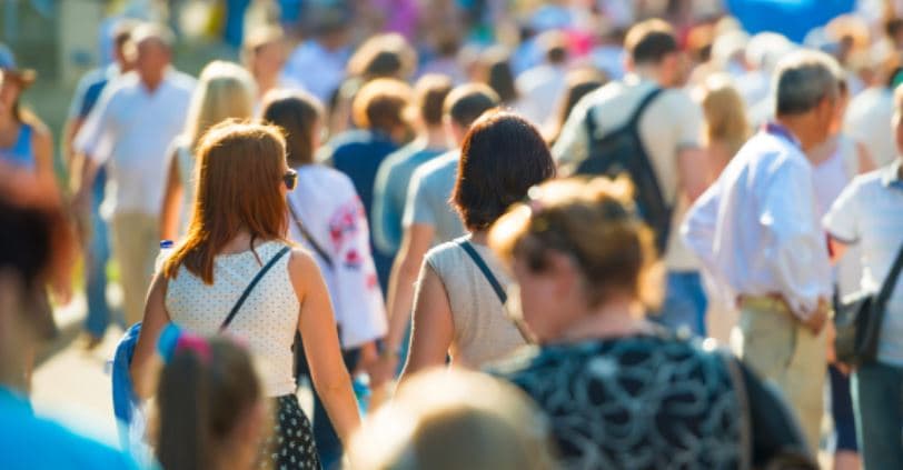 Shqipëria po plaket shpejt, mosha e mesme e grave arrin 39.1 vjeç, e burrave 37.3