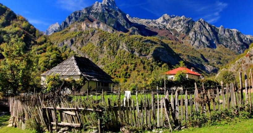 Turistët bien në greminën e Valbonës, dyshohet për të vdekur