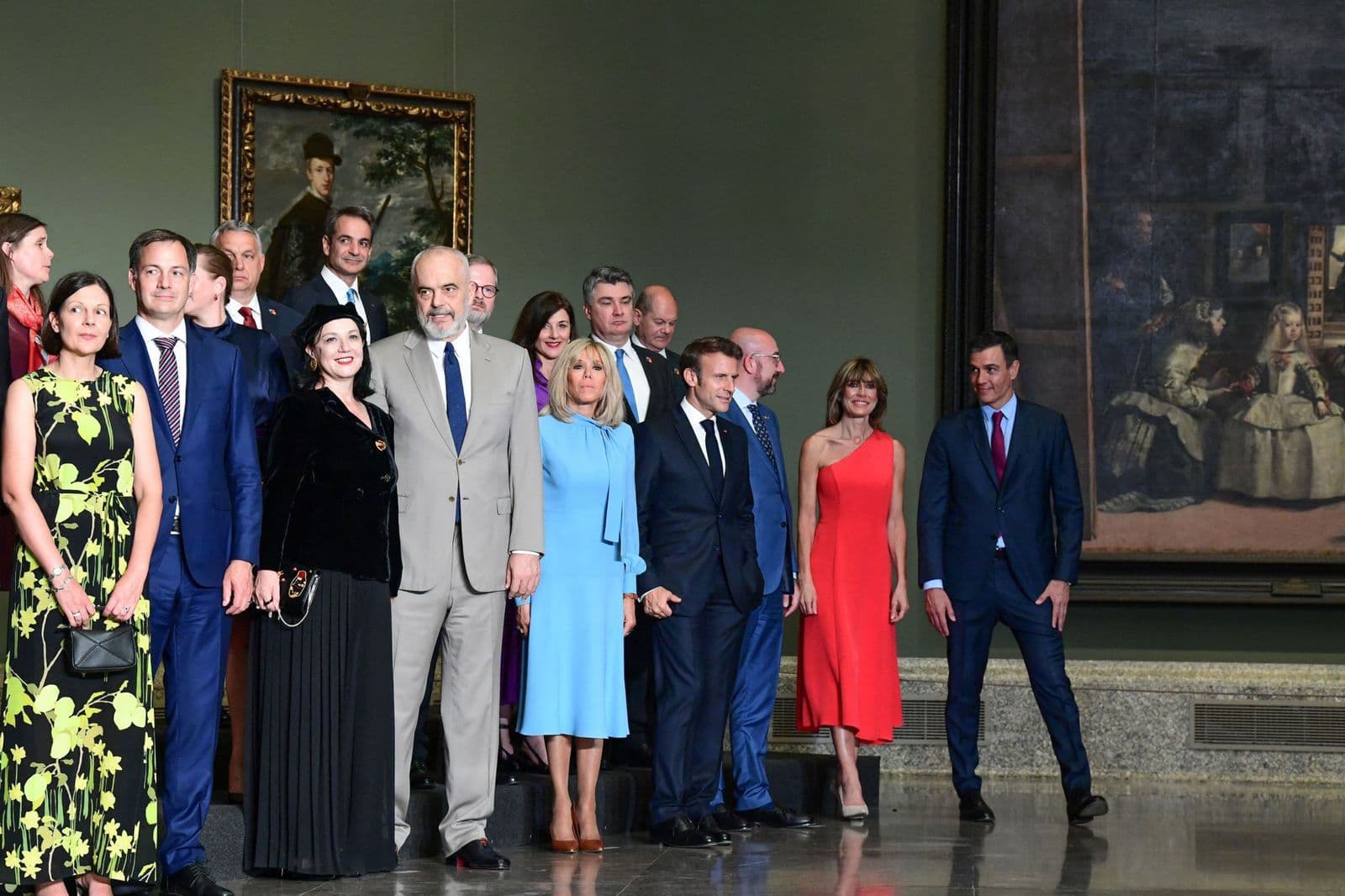 Rama publikon videon me krerët e vendeve të NATO-s
