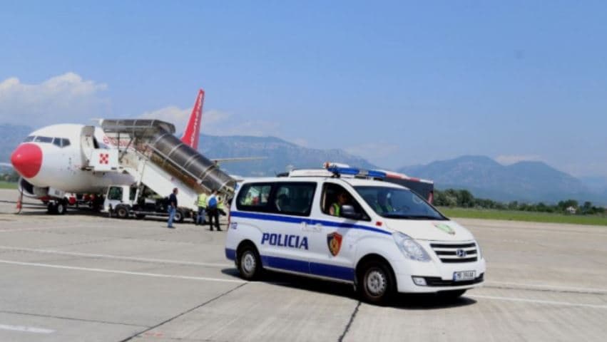 23 shqiptarë ekstradohen nga Britania, për të vuajtur dënimet në Shqipëri