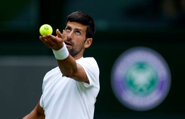 Wimbledon, Gjokoviqi e kalon rundin e parë