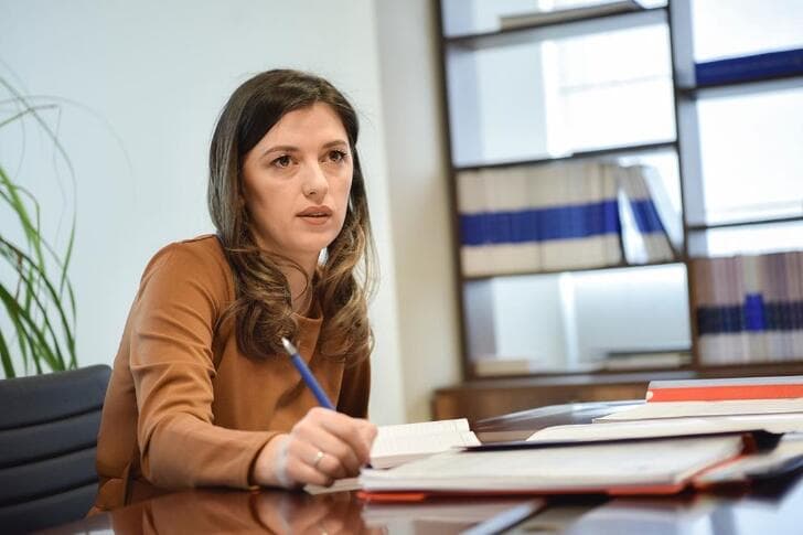 Haxhiu nuk e komenton dorëzimin e kallëzimit penal ndaj saj