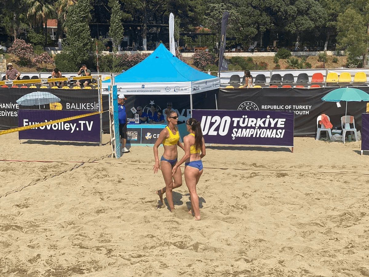 Vashat dardane kalojnë në gjysmëfinale të Kampionatit Ballkanik të volejbollit në rërë
