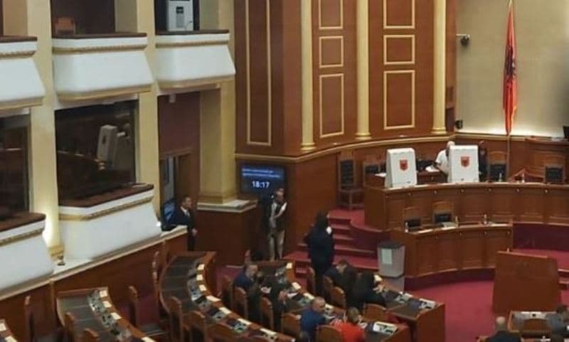 Këta deputetë të Partisë Demokratike po bojkotojnë zgjedhjen e presidentit