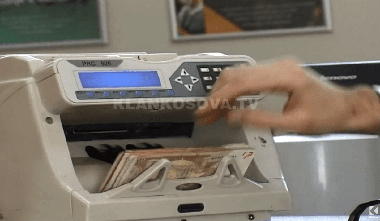 Qeveria nuk do t'i ekzekutojë pagat e shtatorit për grevistët