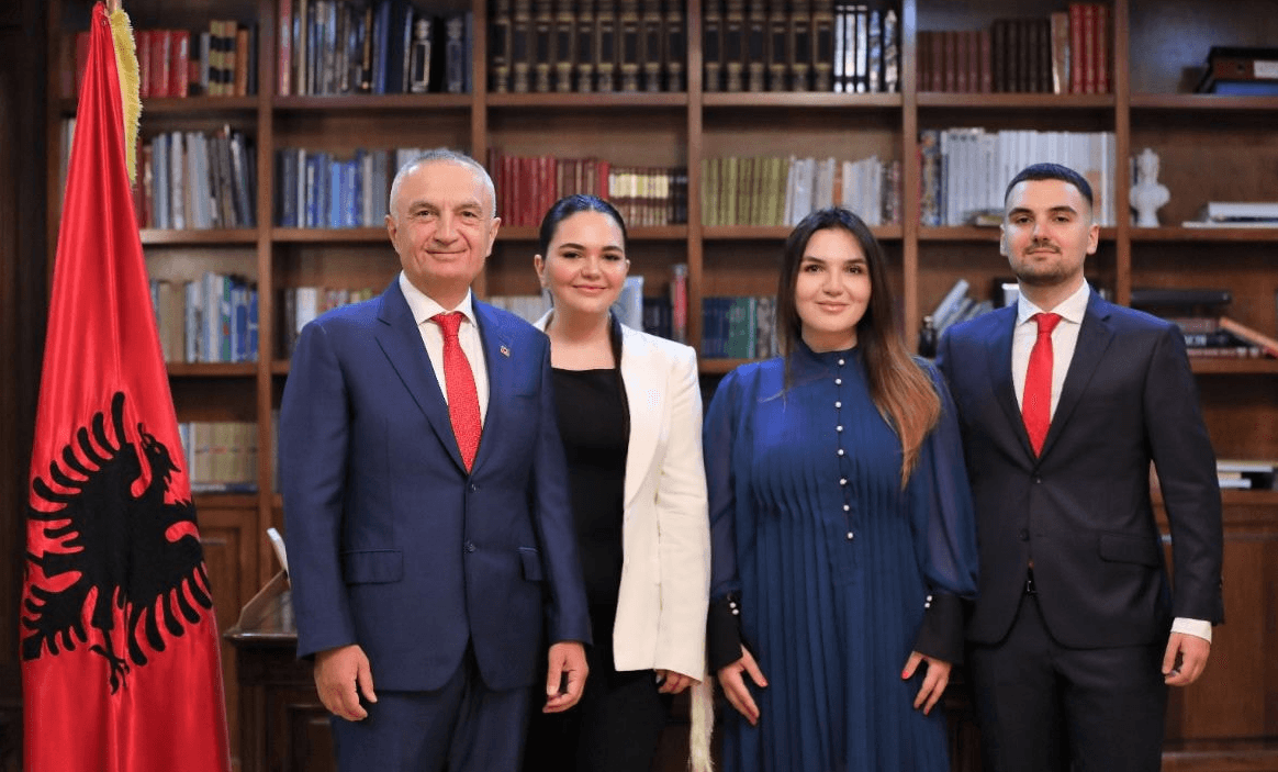 Meta në ditën e fundit si President: Ishte një nder dhe privilegj i jashtëzakonshëm