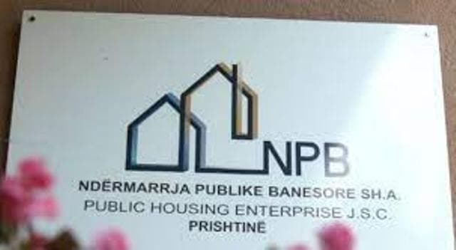 Avokati i NPB-së: Nuk po bastisen zyrat por shtëpitë e ish-zyrtarëve