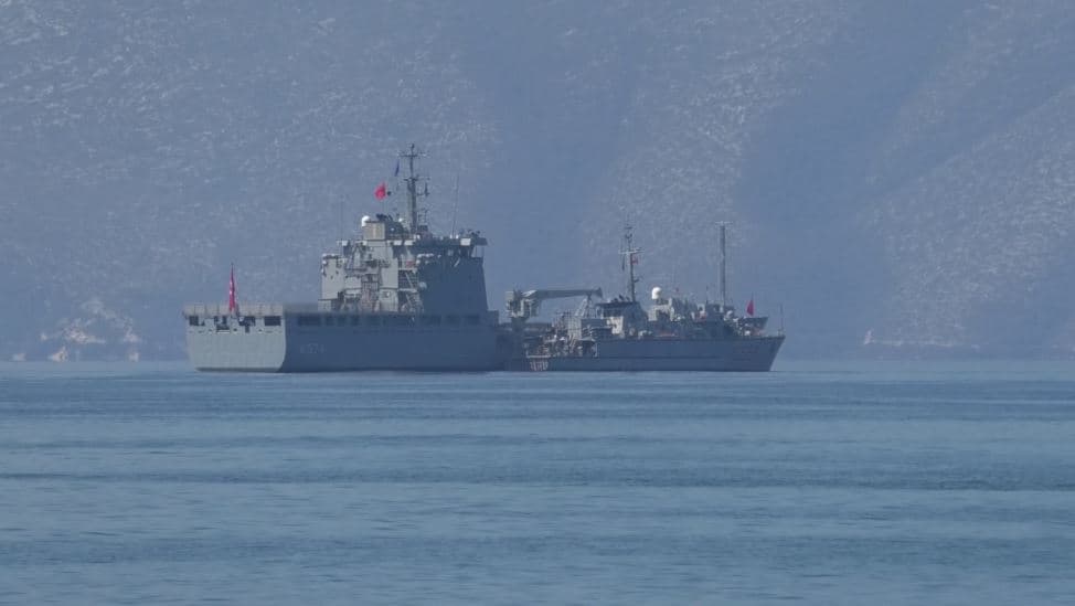 Anijet e NATO-s arrijnë në Vlorë (FOTO)