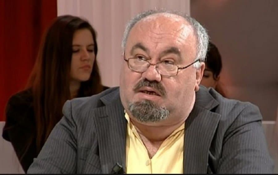 Vdes gazetari Kastriot Myftaraj, dyshohet se u hodh nga kati i katërt i banesës