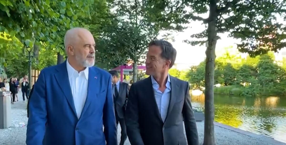 Rama publikon pamjet e takimit me Rutte, diskutojnë për projektin e komunitetit të ri politik europian (VIDEO)