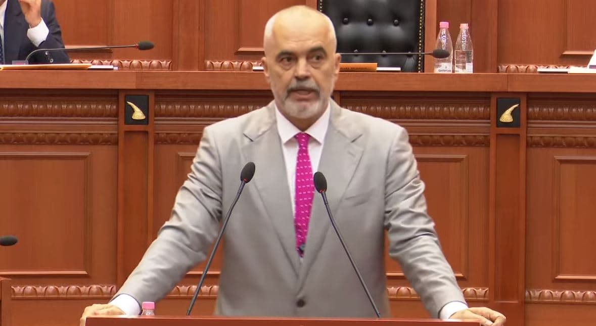 “Jam katundari më i mirë këtu”, Rama - opozitës: Jeni mallkimi që ndjek vendin