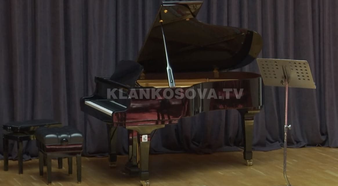 Organizimi i festivaleve, punë e zorshme (VIDEO)