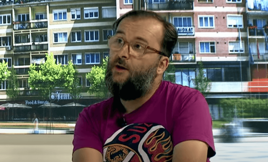 Reçica: 500 euro, rroga e një kamerieri në kryeqytet (VIDEO)