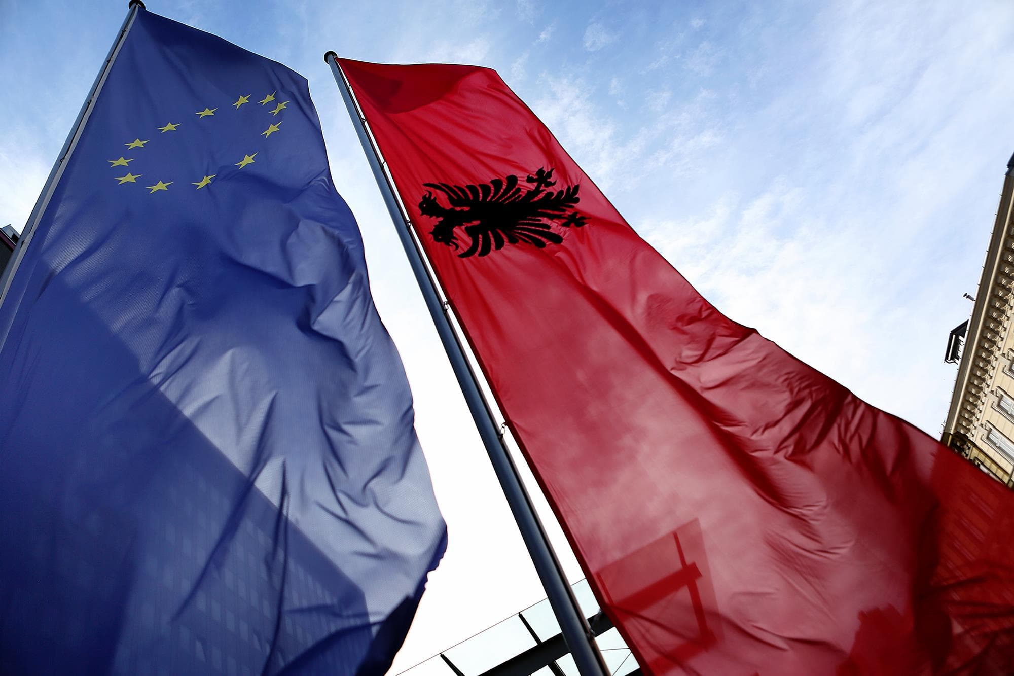 Ditë historike, sot Shqipëria hap kapitujt e parë për anëtarësim në BE