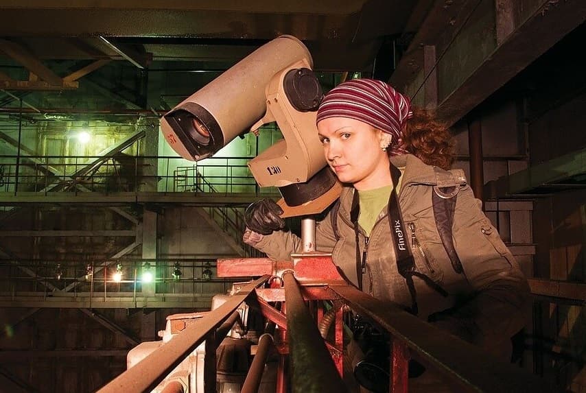 Rusia lëshon fletarrestim për fotografen ruse të ndaluar në Shqipëri