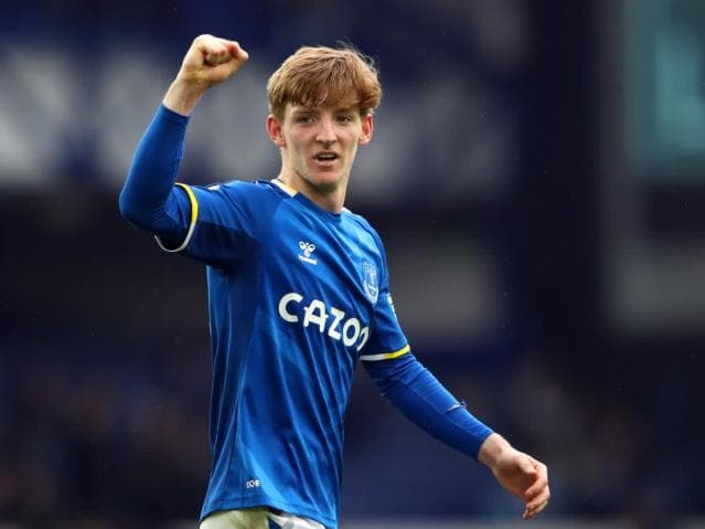 Chelsea rrit ofertën për Gordon
