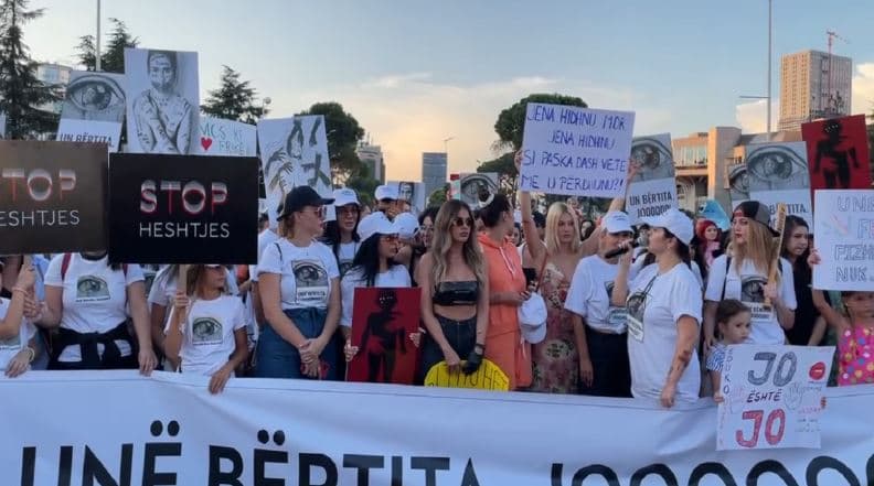 Pas Prishtinës e Shkupit, edhe Tirana proteston ndaj rastit të përdhunimit të 11-vjeçares