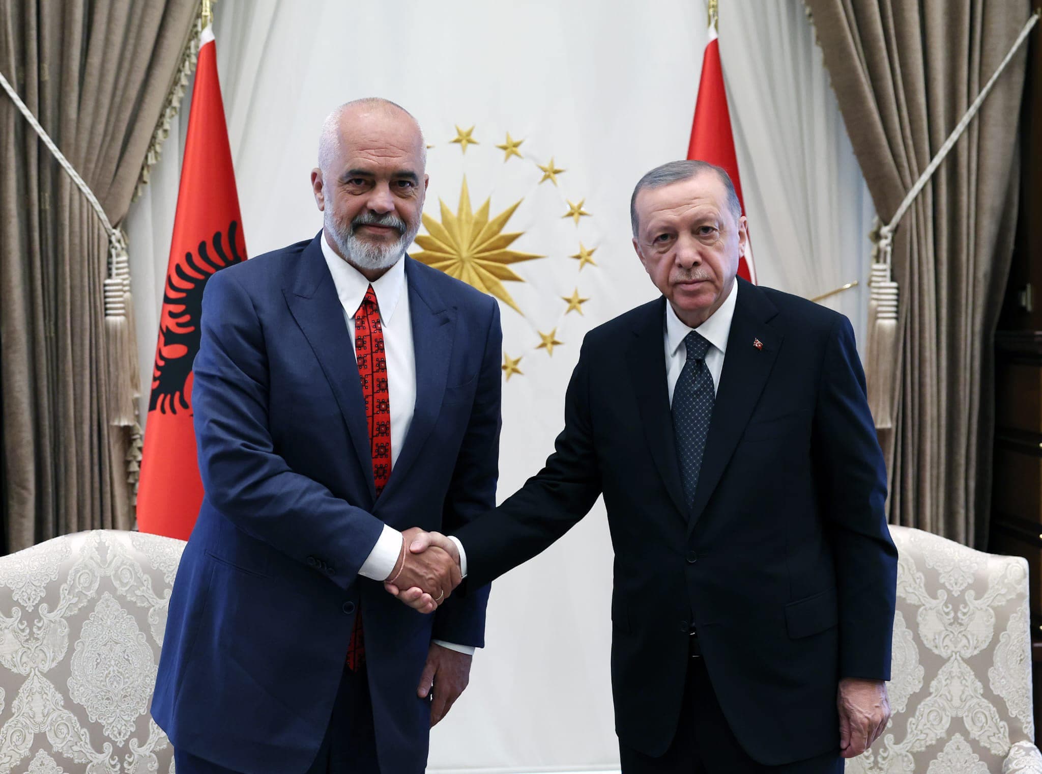 Rama në takim vëllazëror me Erdoganin në Ankara (FOTO)