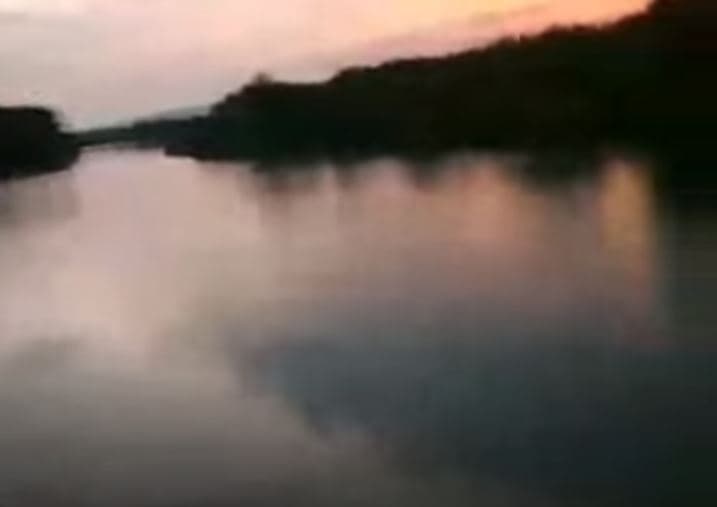 U fut në lumë për t'u larë, zhduket 14 vjeçari (VIDEO)