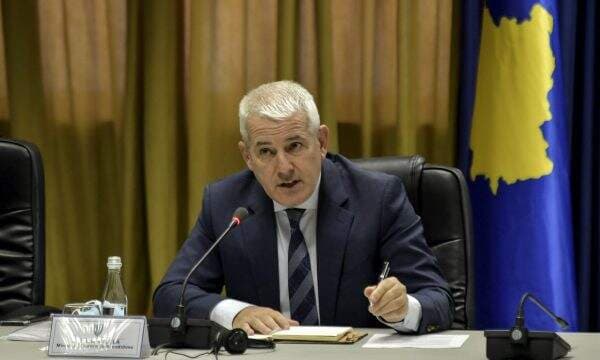 Sveçla: Kemi kapacitete për heqjen e barrikadave, por po presim reagimin e KFOR-it