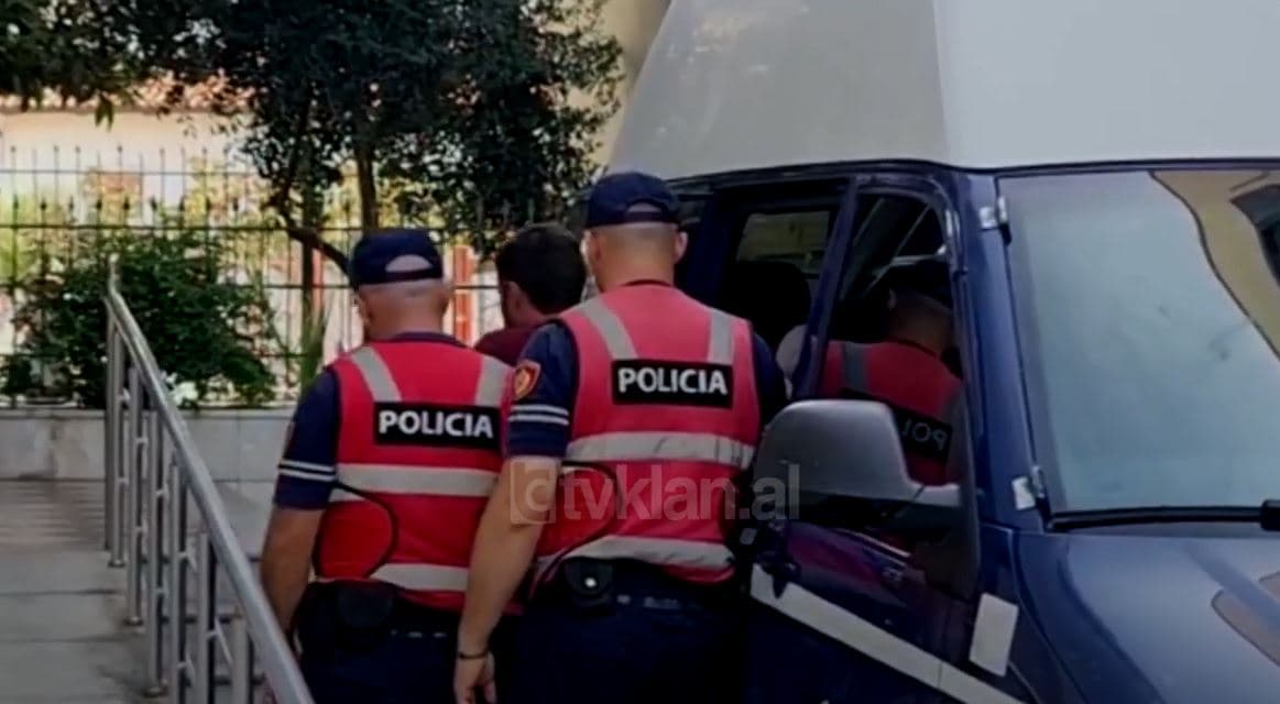 Burg për të riun që vrau babanë në Mallkastër