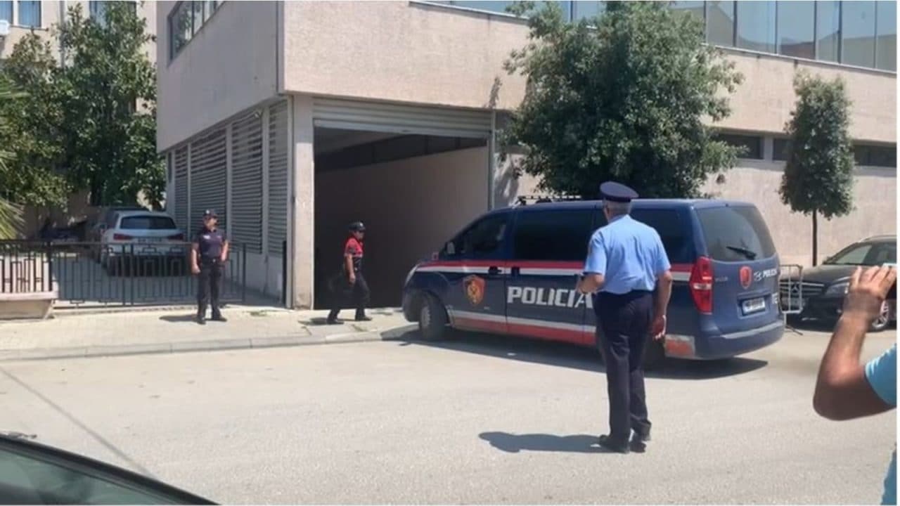 Lihet në burg Arjan Tase, akuzohet për vrasje me dashje indirekte të 7-vjeçares