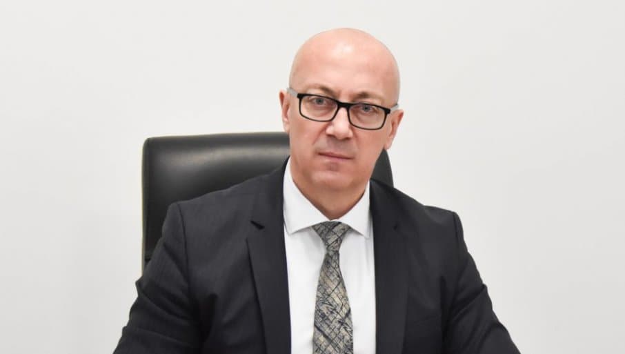 Goran Rakiq dhe Danijela Vujiçiq, dy nga katër serbët e Kosovës në listën e Vuçiqit për zgjedhje