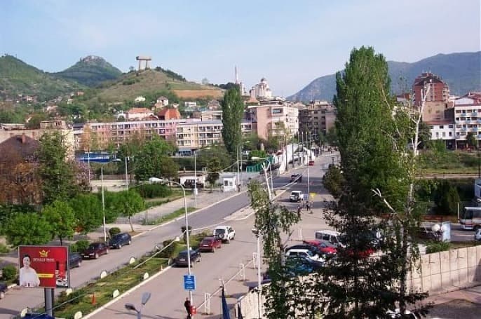 Mitrovicë: Gjatë natës shkruhen grafite me përmbajtje të nxitjes së urrejtjes