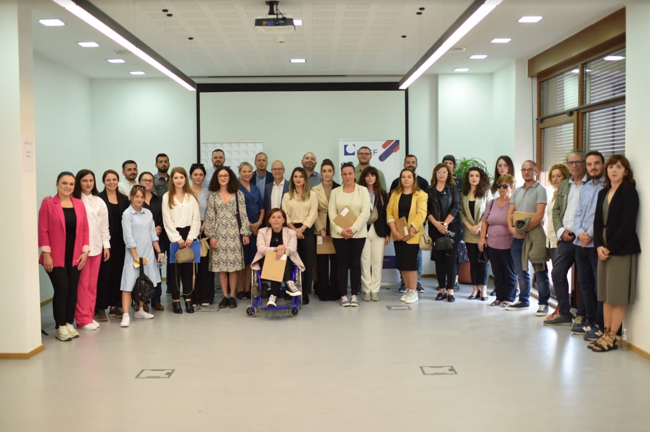 Pesëmbëdhjetë organizata përfitojnë grante nga programi EJA Kosovë i KCSF-së