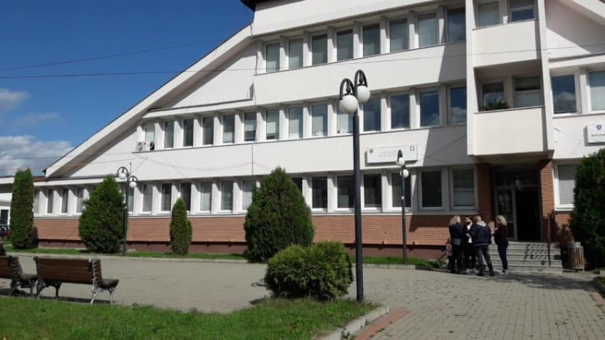 Katër të helmuar pas një ahengu në një restorant të Podujevës