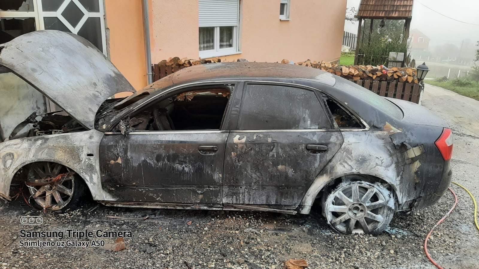 Sveçla: Një pjesëtari të policisë iu dogj vetura me RKS nga strukturat ilegale në veri