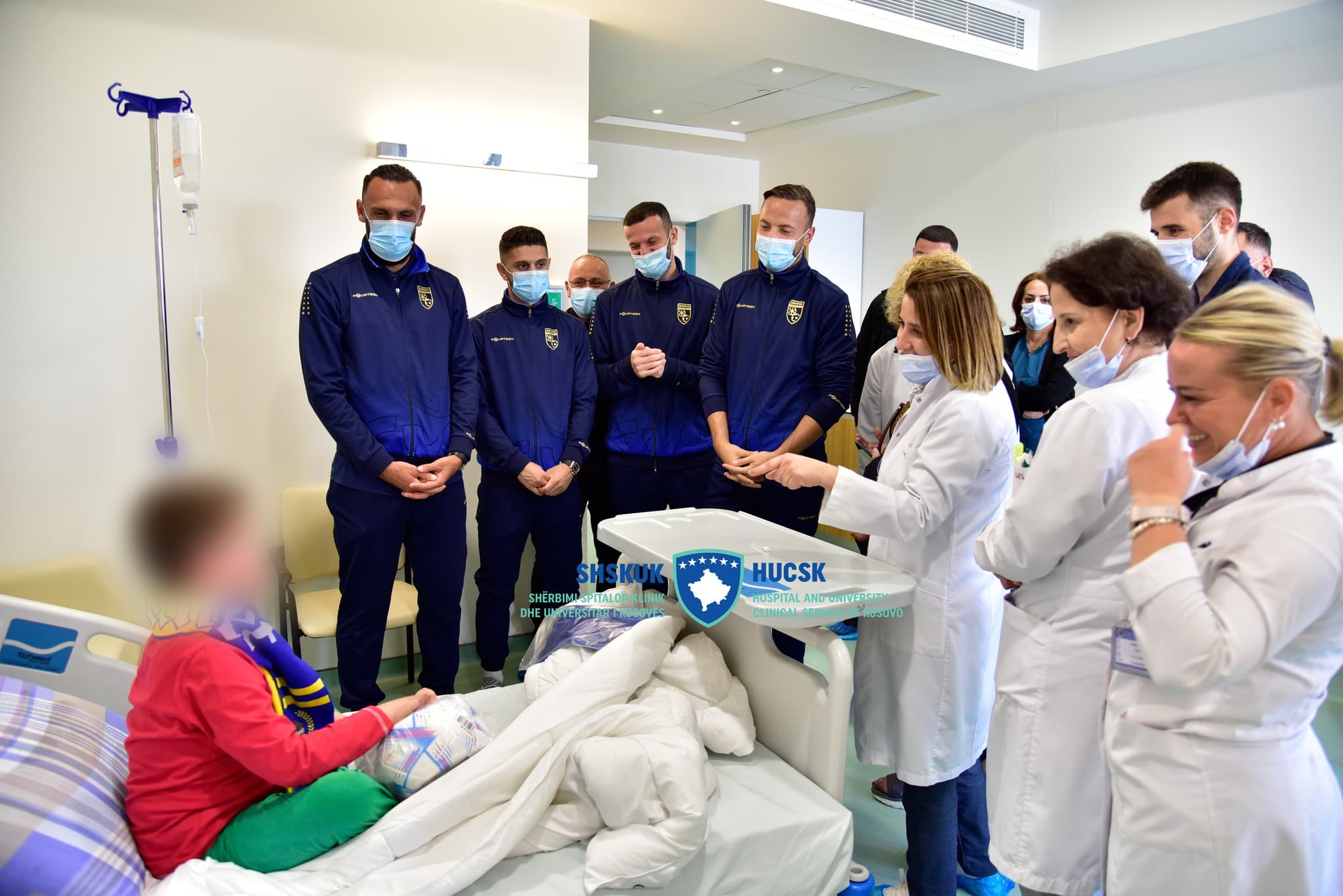 Dardanët vizitojnë fëmijët që po trajtohen në Hemato-Onkologji të QKUK-së (FOTO)