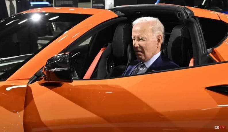 Joe Bideni është "çun veturash" (VIDEO)
