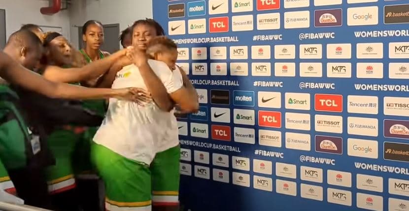 Skenë e pabesueshme në Botërorin e femrave, basketbollistet e Malit rrihen mes vete (VIDEO)