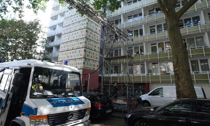 Pamje nga vendi i ngjarjes në Berlin, ku dyshohet se kosovari vrau një ukrainase me sëpatë (FOTO)