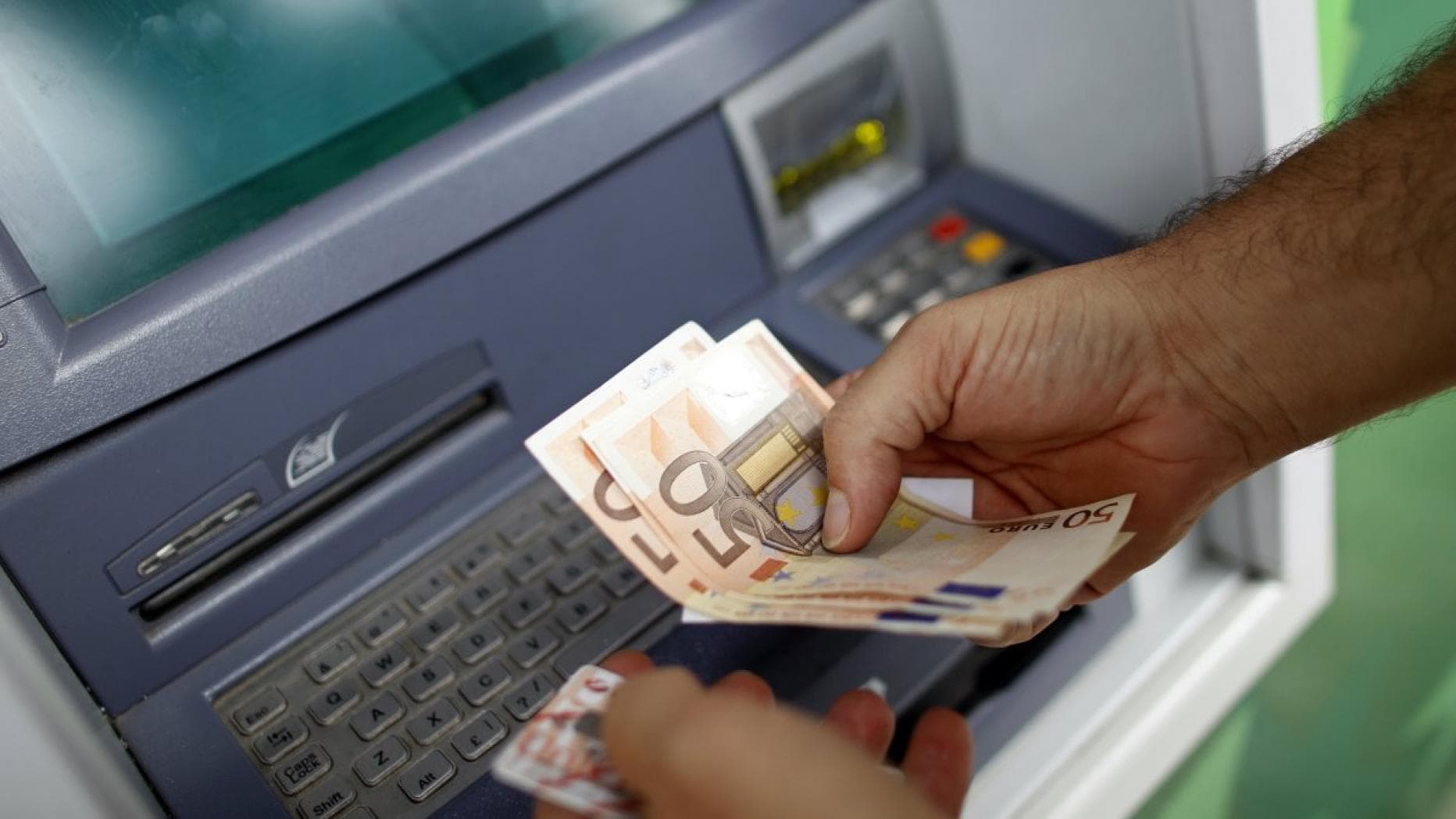 104 ankesa, Avokati i Popullit e dërgon në Kushtetuese Ligjin e pagave